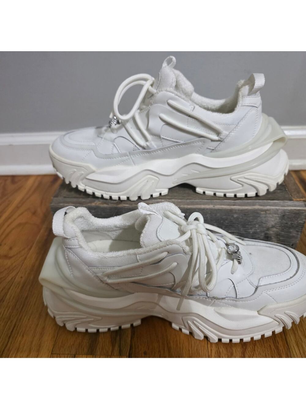 Gianni Bini Venus White Rhinestone Chunky Sneakers 9